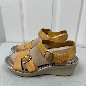Easy Spirity Anti Gravity Charisma Comfort Wedge Sandal Buckle Leather 9.5